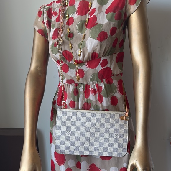 Neverfull MM pouch - Picture 3 of 5